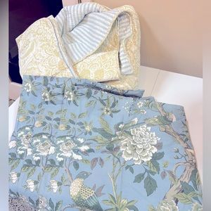 King size Quilt, Shams & 3 coordinating Pillow Covers